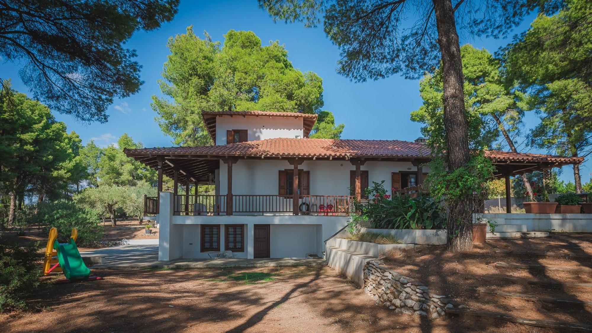 Squirrel Beach Front Villa, Metamorfosi Dış mekan fotoğraf