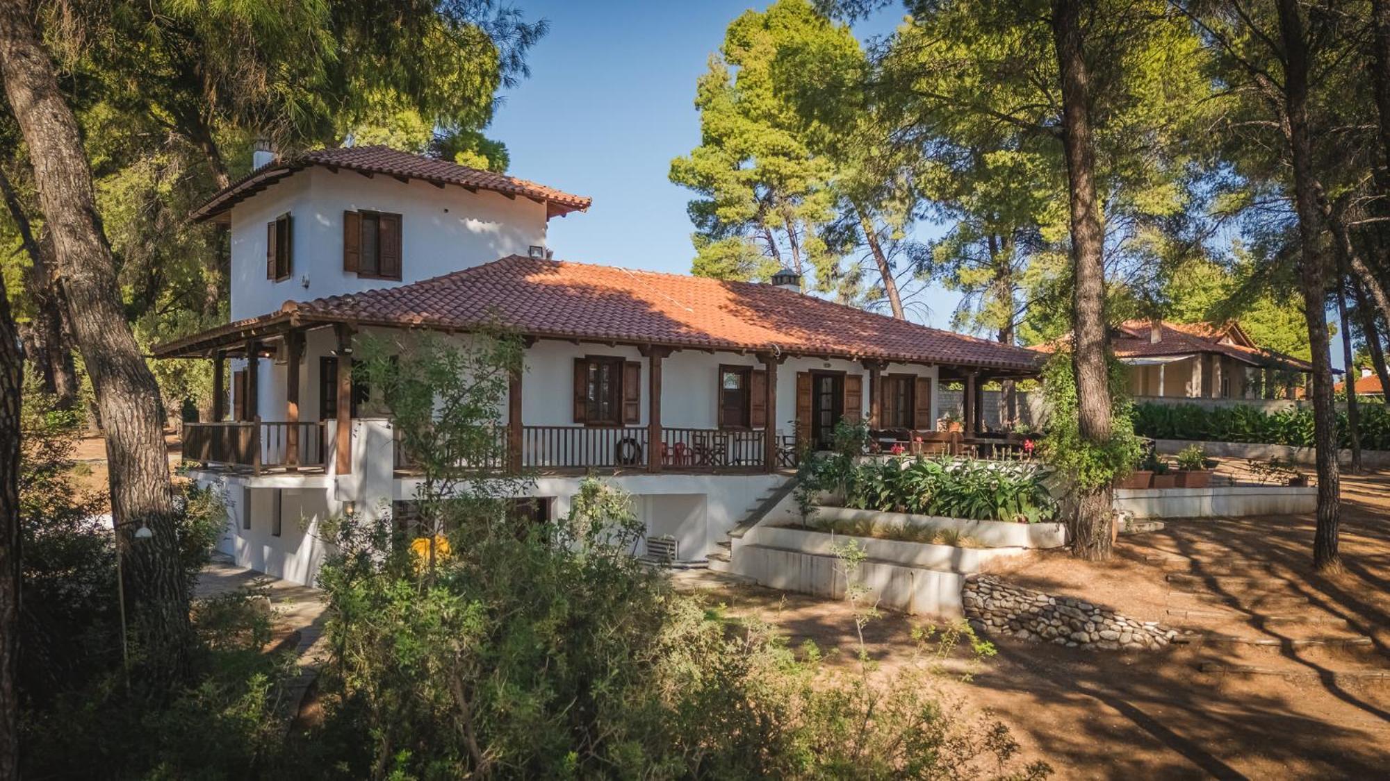 Squirrel Beach Front Villa, Metamorfosi Dış mekan fotoğraf