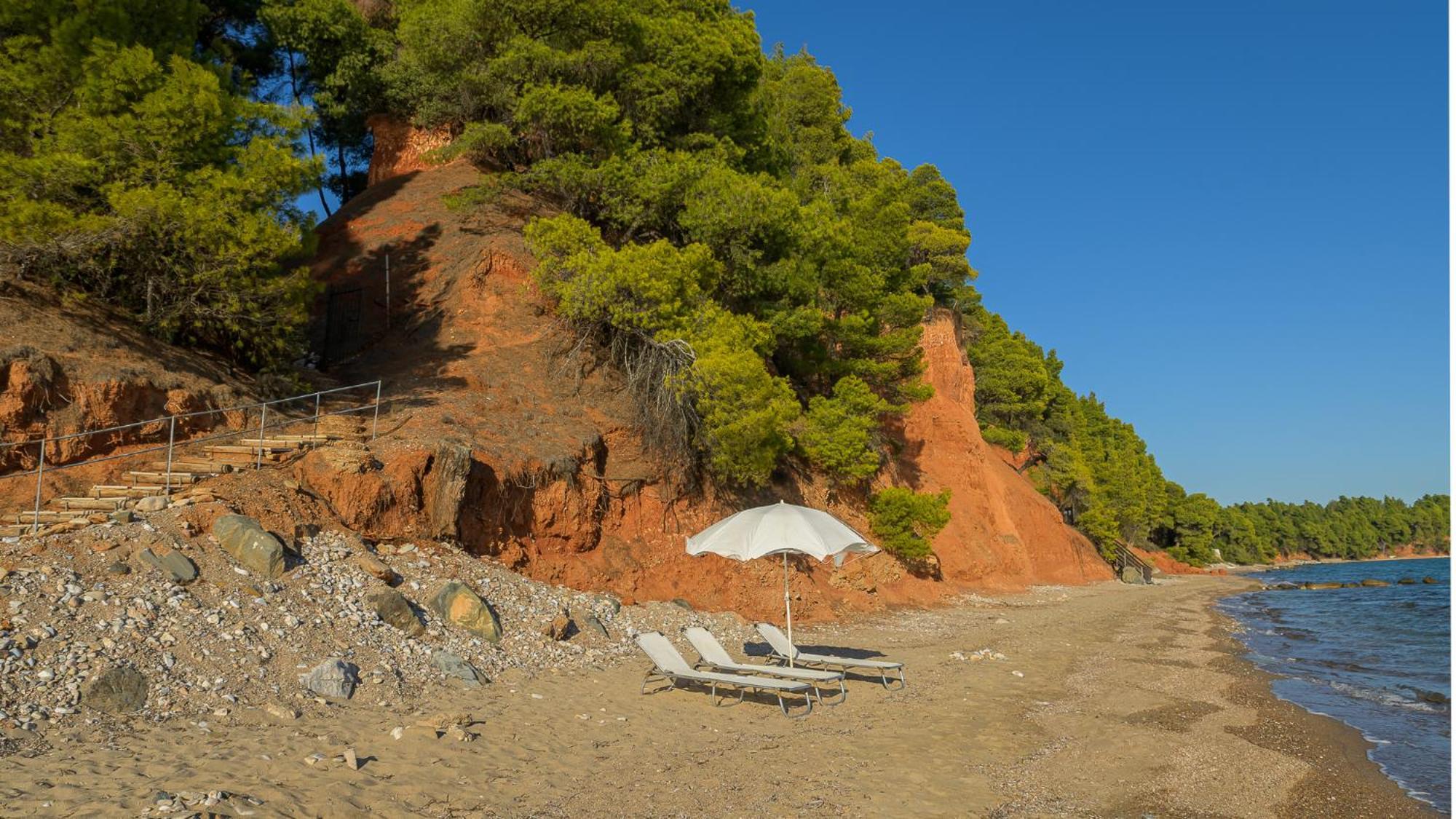 Squirrel Beach Front Villa, Metamorfosi Dış mekan fotoğraf