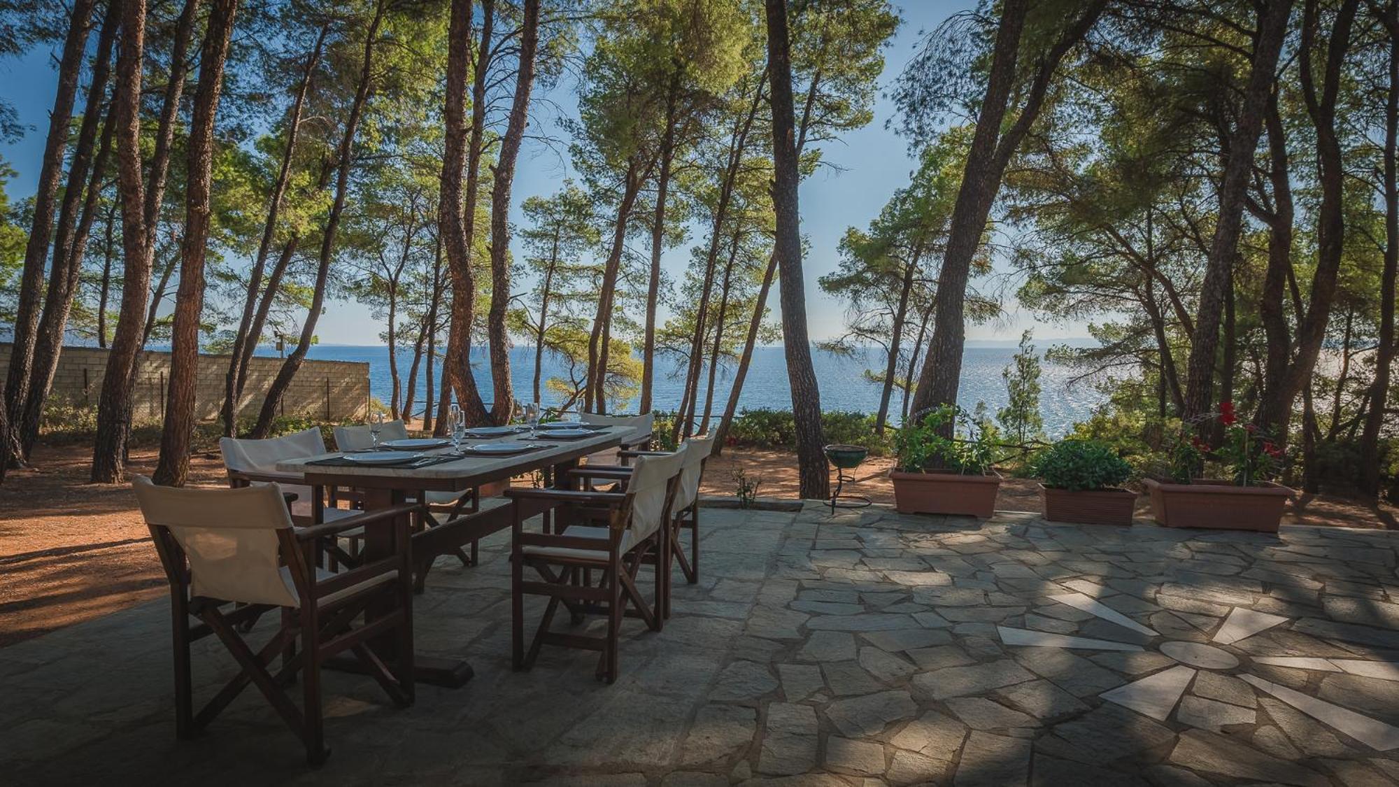 Squirrel Beach Front Villa, Metamorfosi Dış mekan fotoğraf