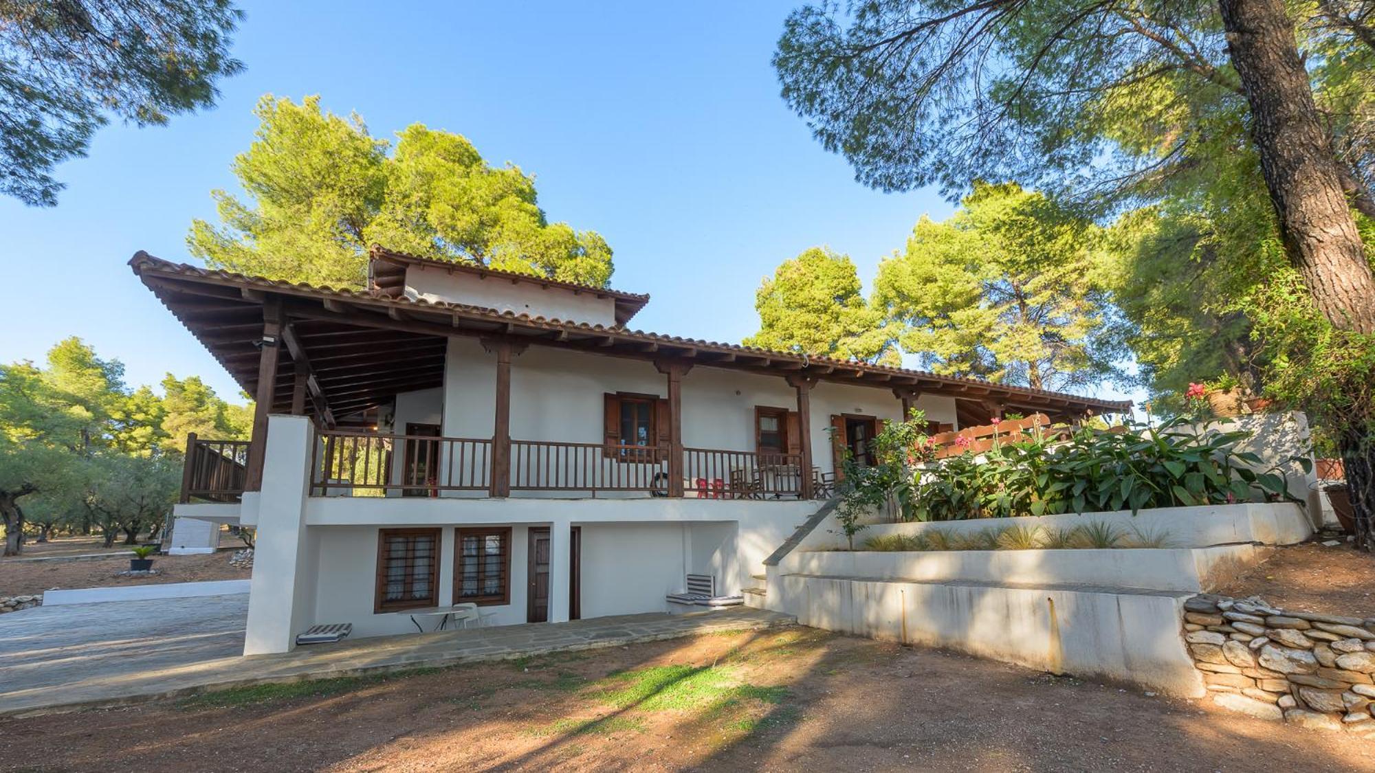 Squirrel Beach Front Villa, Metamorfosi Dış mekan fotoğraf