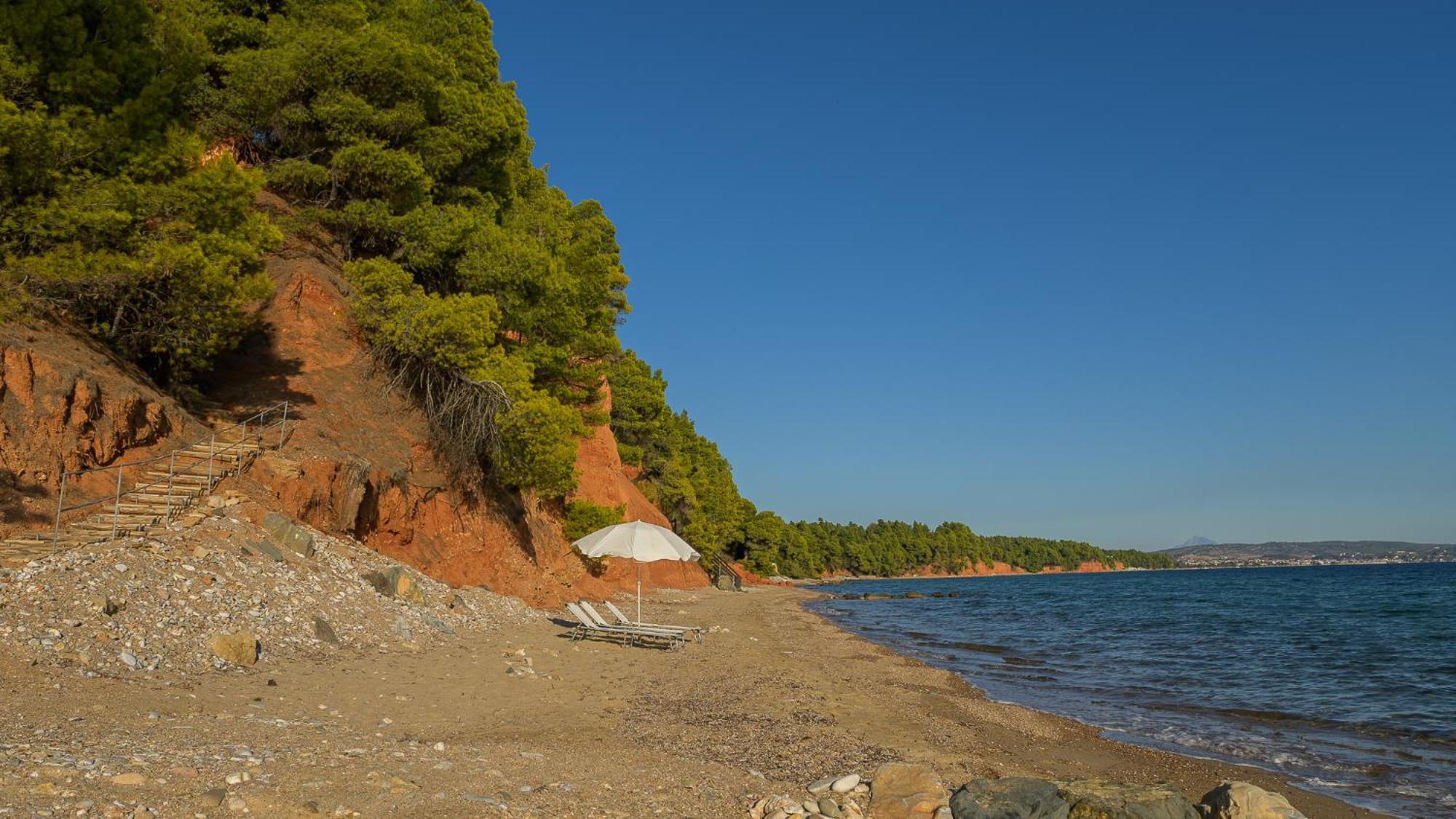 Squirrel Beach Front Villa, Metamorfosi Dış mekan fotoğraf