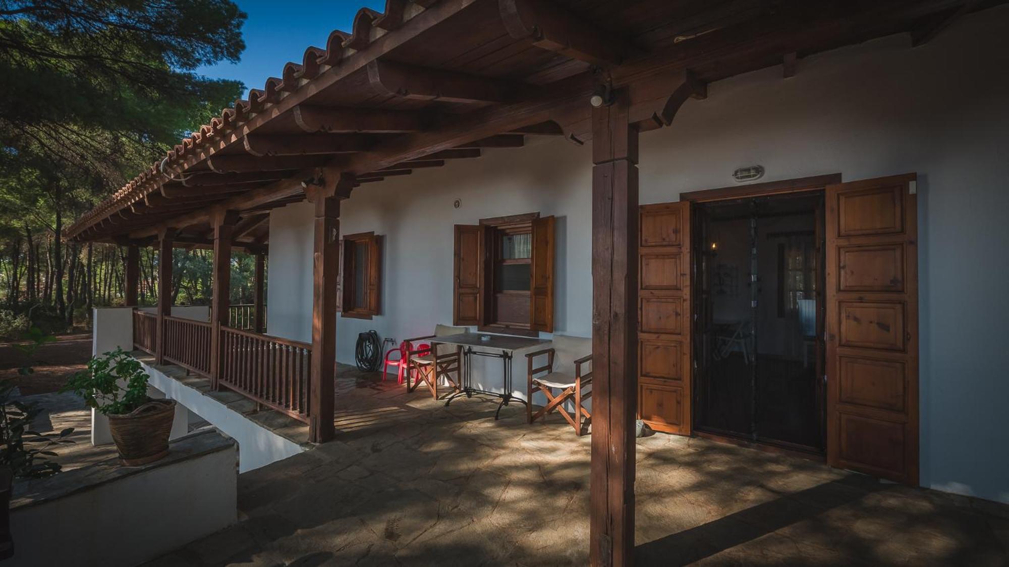 Squirrel Beach Front Villa, Metamorfosi Dış mekan fotoğraf