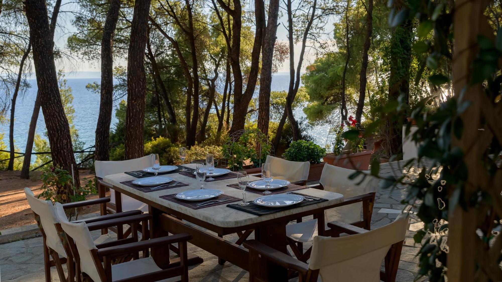 Squirrel Beach Front Villa, Metamorfosi Dış mekan fotoğraf