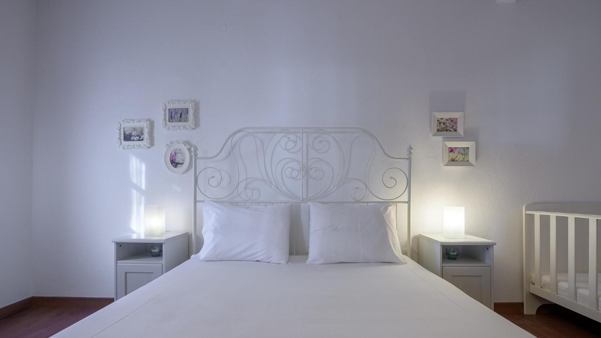 Squirrel Beach Front Villa, Metamorfosi Dış mekan fotoğraf