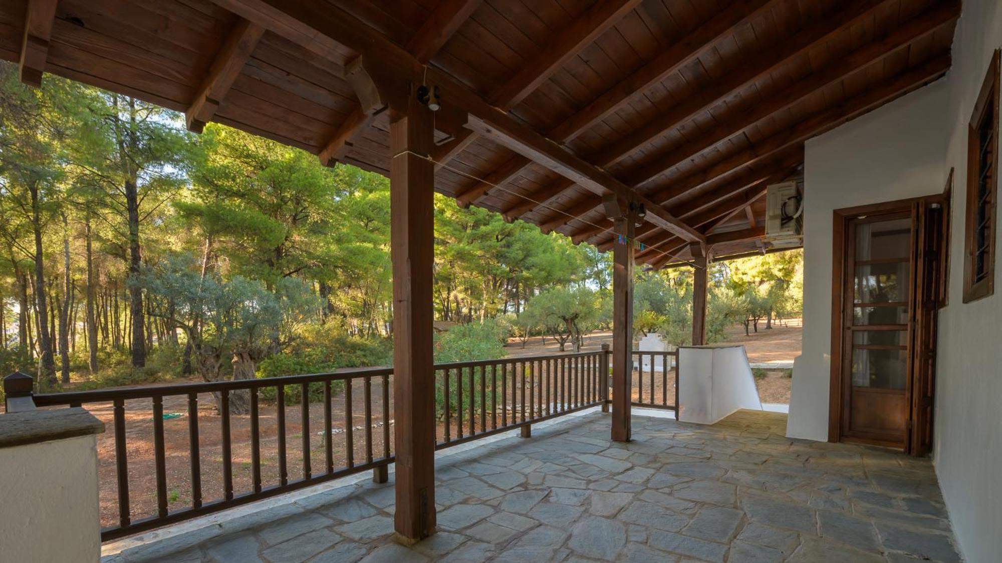 Squirrel Beach Front Villa, Metamorfosi Dış mekan fotoğraf