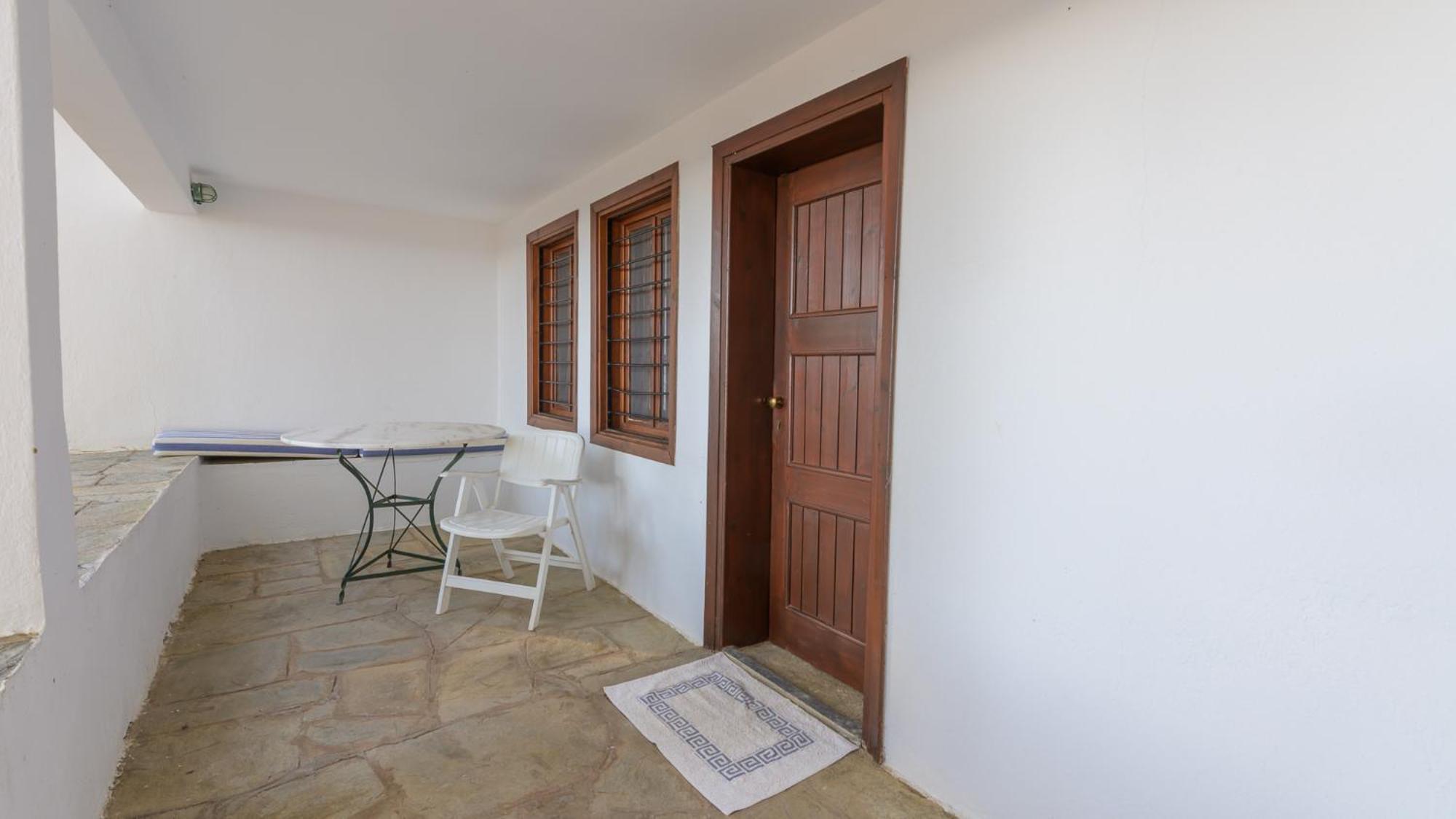 Squirrel Beach Front Villa, Metamorfosi Dış mekan fotoğraf